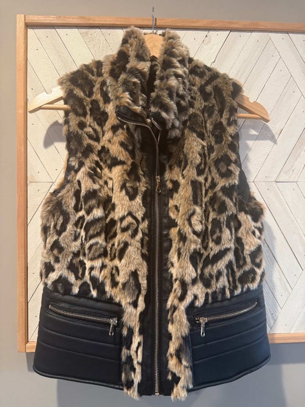 Ci Sono Leopard-Print Faux Fur Vest with Black Quilted Trim - Medium